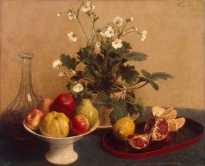 Fiori, piatto con frutta e caraffa